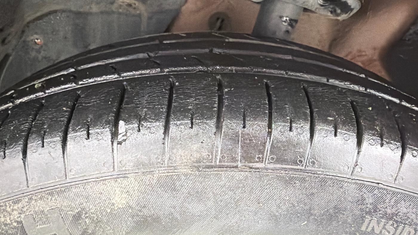 2020 MG HECTOR SHARP 1.5 DCT PETROL, Petrol, Automatic, 50,727 km, Left Front Tyre Tread