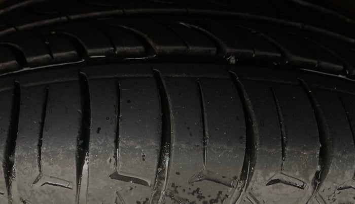 2017 Hyundai Grand i10 SPORTZ (O) 1.2 KAPPA VTVT, Petrol, Manual, 48,293 km, Right Rear Tyre Tread