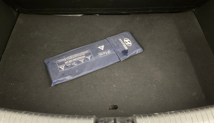 2017 Hyundai Grand i10 SPORTZ (O) 1.2 KAPPA VTVT, Petrol, Manual, 48,293 km, Boot Inside