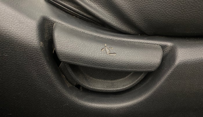 2017 Hyundai Grand i10 SPORTZ (O) 1.2 KAPPA VTVT, Petrol, Manual, 48,293 km, Driver Side Adjustment Panel