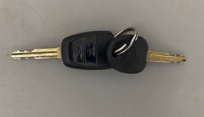 2017 Hyundai Grand i10 SPORTZ (O) 1.2 KAPPA VTVT, Petrol, Manual, 48,293 km, Key Close Up