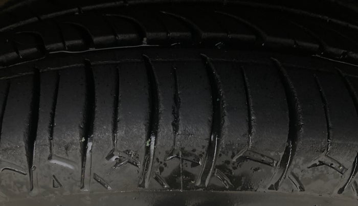 2017 Hyundai Grand i10 SPORTZ (O) 1.2 KAPPA VTVT, Petrol, Manual, 48,293 km, Left Rear Tyre Tread