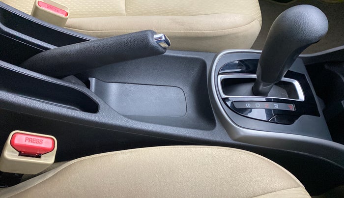 2018 Honda City V CVT, Petrol, Automatic, 44,112 km, Gear Lever