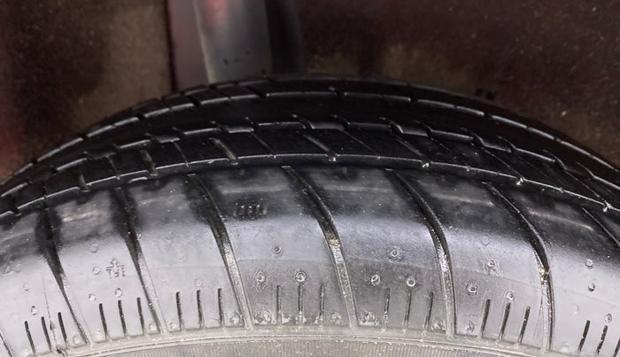 2018 Maruti Baleno SIGMA DIESEL 1.3, Diesel, Manual, 98,059 km, Right Rear Tyre Tread