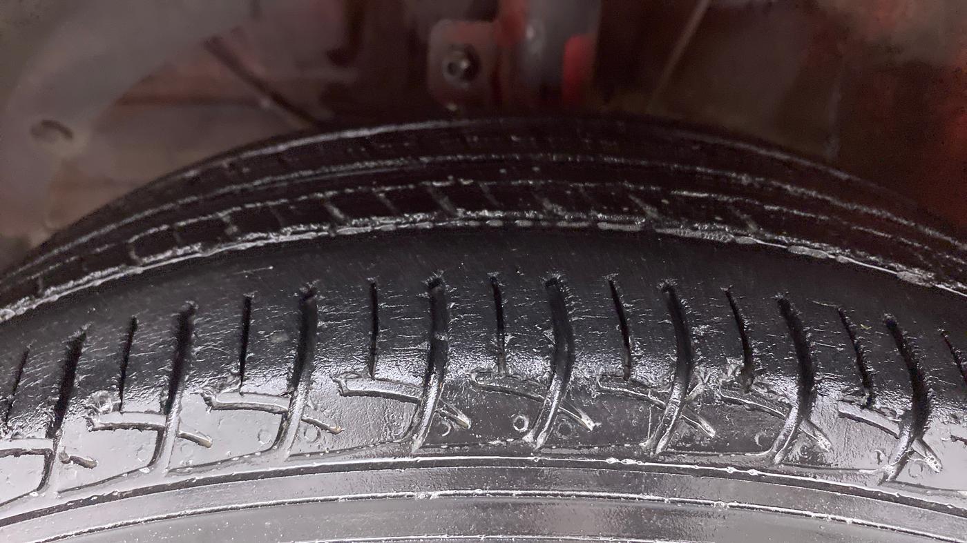 2018 Maruti Baleno SIGMA DIESEL 1.3, Diesel, Manual, 98,059 km, Left Front Tyre Tread