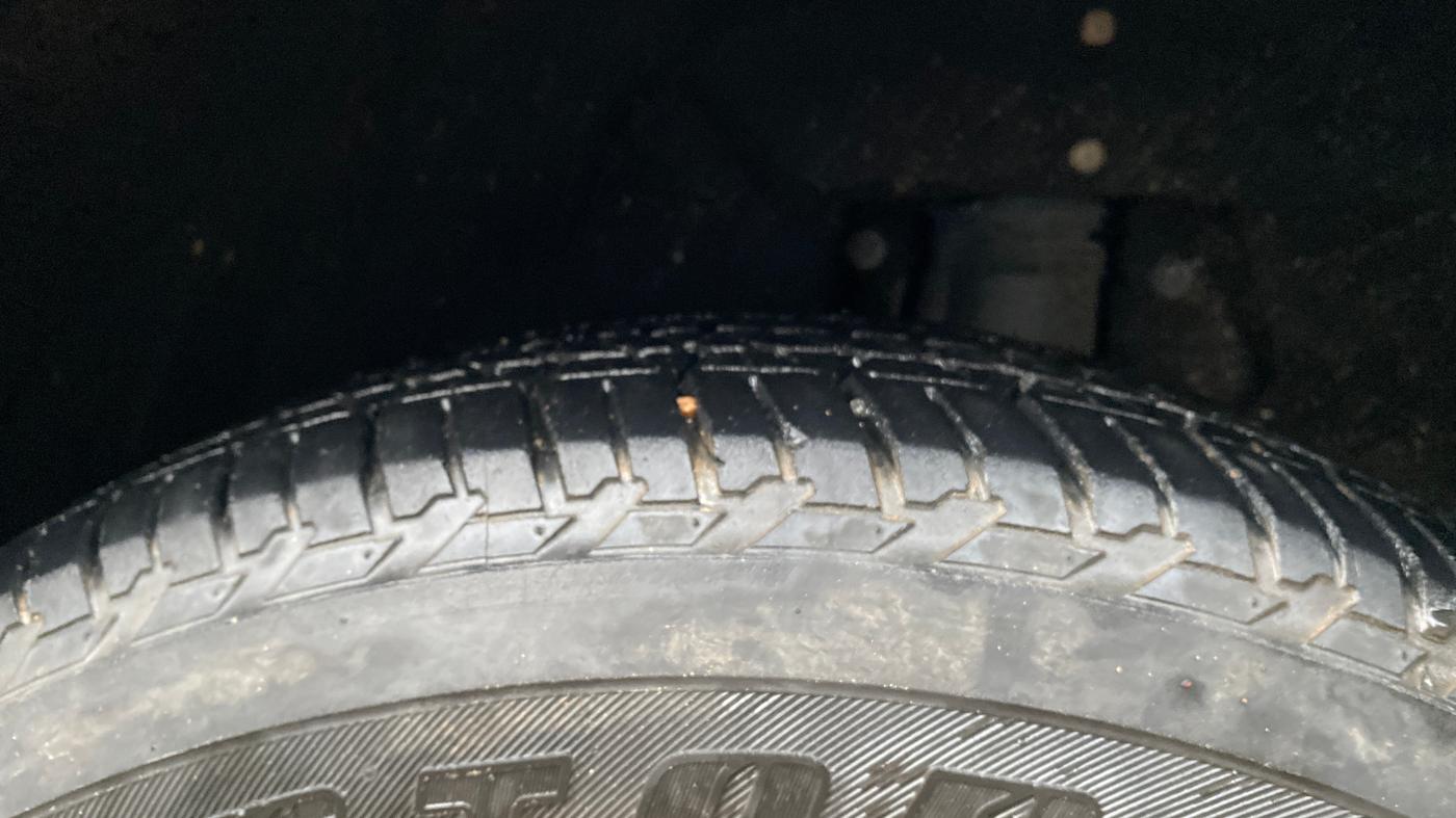 2022 Mahindra XUV700 AX 5 P MT 7 STR, Petrol, Manual, 1,11,115 km, Left Rear Tyre Tread