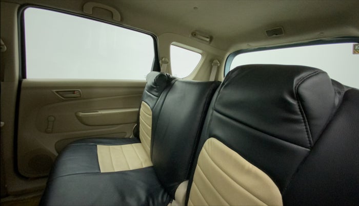 2012 Maruti Ertiga LXI, Petrol, Manual, 1,25,032 km, Right Side Rear Door Cabin