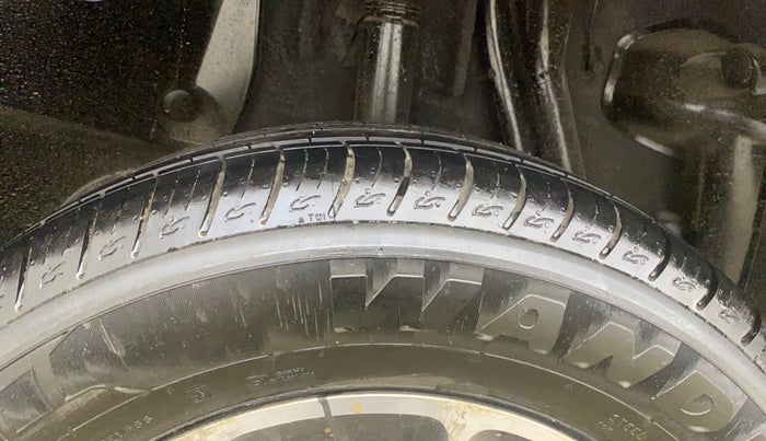 2017 Renault Duster RXS CVT, Petrol, Automatic, 42,070 km, Right Rear Tyre Tread