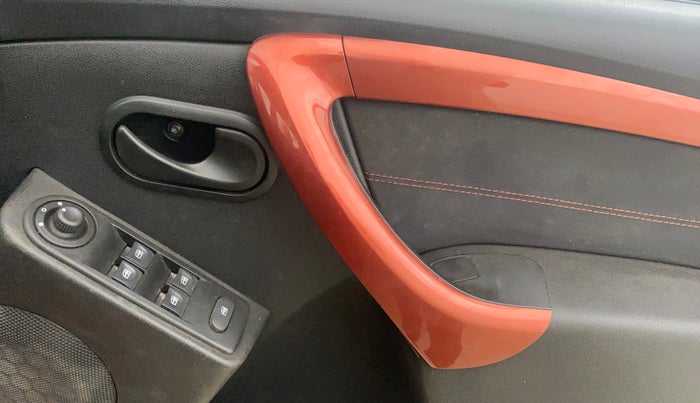 2017 Renault Duster RXS CVT, Petrol, Automatic, 42,070 km, Driver Side Door Panels Control