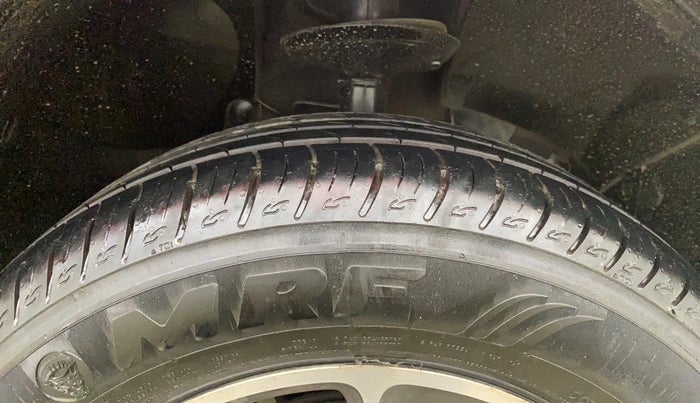 2017 Renault Duster RXS CVT, Petrol, Automatic, 42,070 km, Right Front Tyre Tread