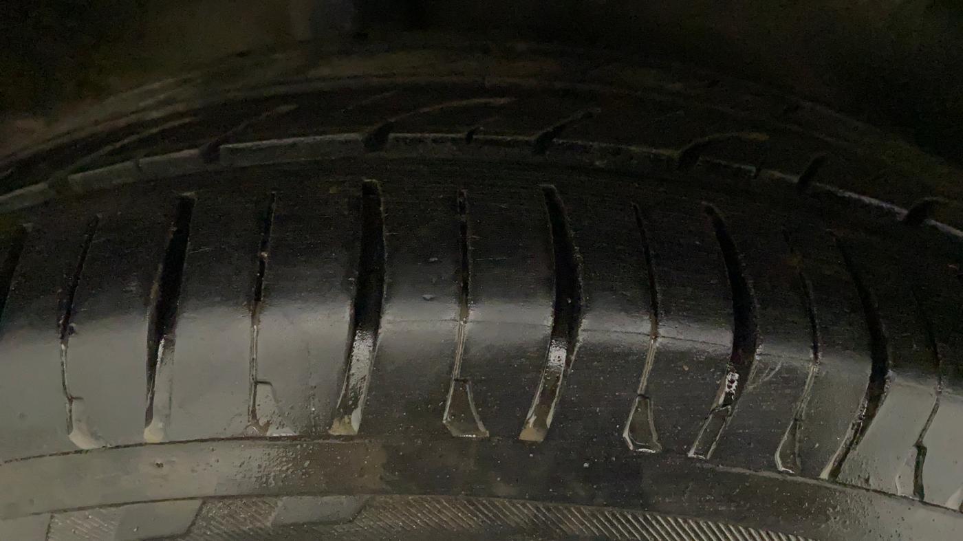 2010 Honda City 1.5L I-VTEC V AT, Petrol, Automatic, 1,15,080 km, Right Rear Tyre Tread