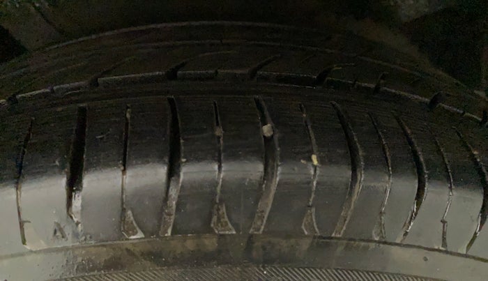 2010 Honda City 1.5L I-VTEC V AT, Petrol, Automatic, 1,15,080 km, Right Front Tyre Tread