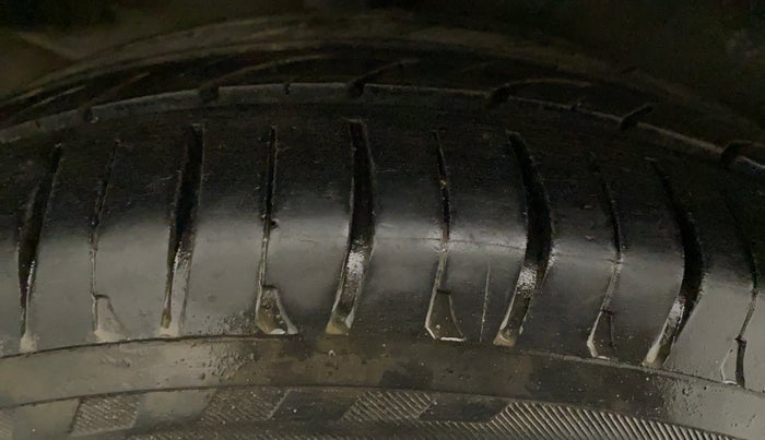 2010 Honda City 1.5L I-VTEC V AT, Petrol, Automatic, 1,15,080 km, Left Rear Tyre Tread