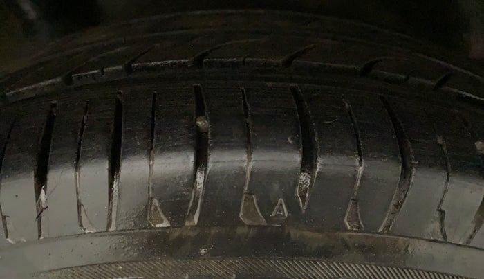 2010 Honda City 1.5L I-VTEC V AT, Petrol, Automatic, 1,15,080 km, Left Front Tyre Tread