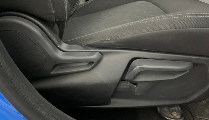 2020 Tata NEXON XZ PLUS (O) PETROL DUAL TONE, Petrol, Manual, 41,076 km, Driver Side Adjustment Panel