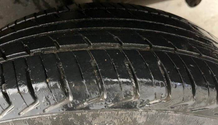 2016 Renault Kwid RXT 0.8, Petrol, Manual, 67,282 km, Left Rear Tyre Tread