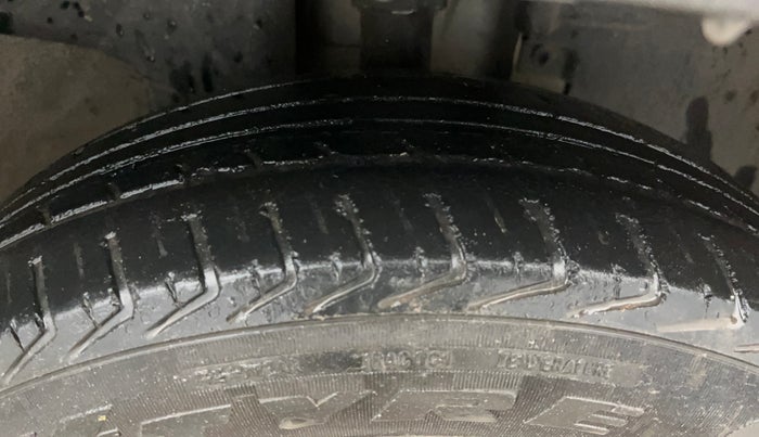 2016 Renault Kwid RXT 0.8, Petrol, Manual, 67,282 km, Right Front Tyre Tread