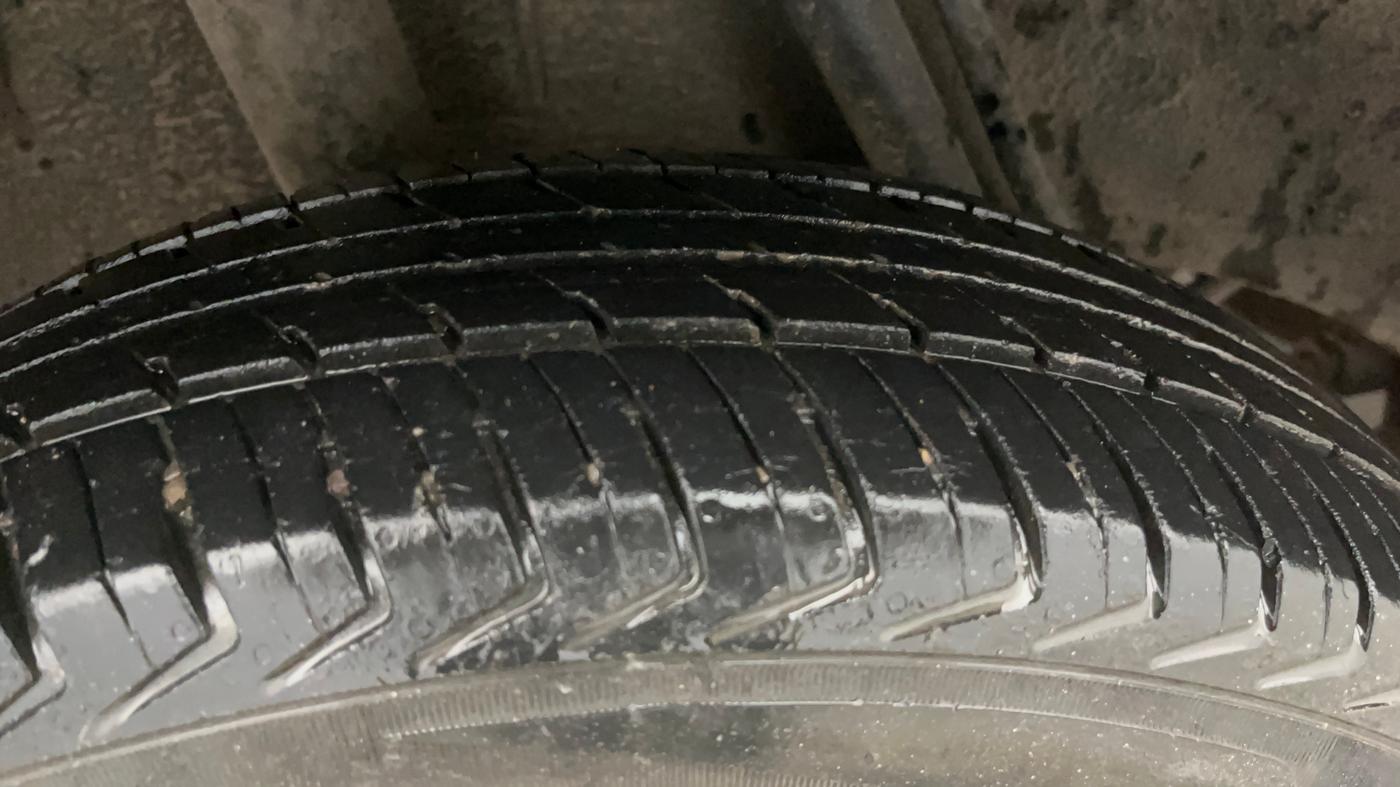 2016 Renault Kwid RXT 0.8, Petrol, Manual, 67,282 km, Right Rear Tyre Tread