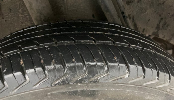 2016 Renault Kwid RXT 0.8, Petrol, Manual, 67,282 km, Right Rear Tyre Tread