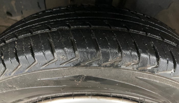 2016 Renault Kwid RXT 0.8, Petrol, Manual, 67,282 km, Left Front Tyre Tread