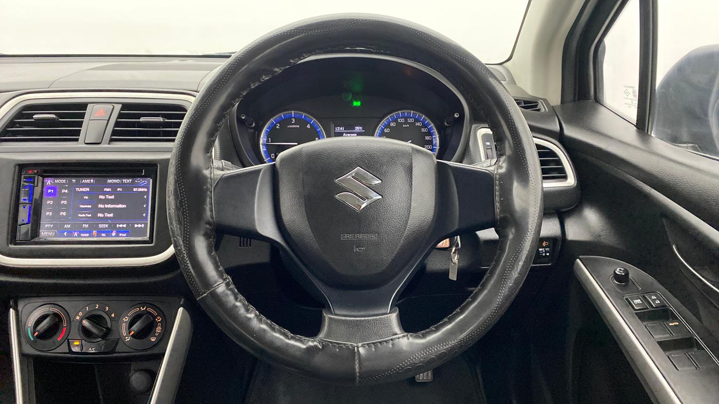 2017 Maruti S Cross SIGMA 1.3, Diesel, Manual, 49,703 km, Steering Wheel Close Up