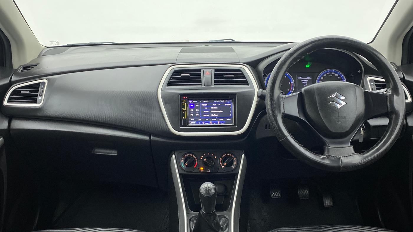 2017 Maruti S Cross SIGMA 1.3, Diesel, Manual, 49,703 km, Dashboard