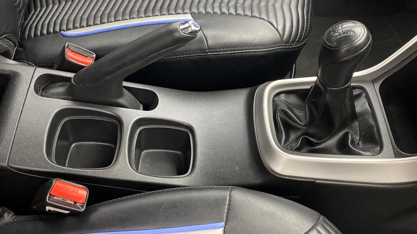 2017 Maruti S Cross SIGMA 1.3, Diesel, Manual, 49,703 km, Gear Lever