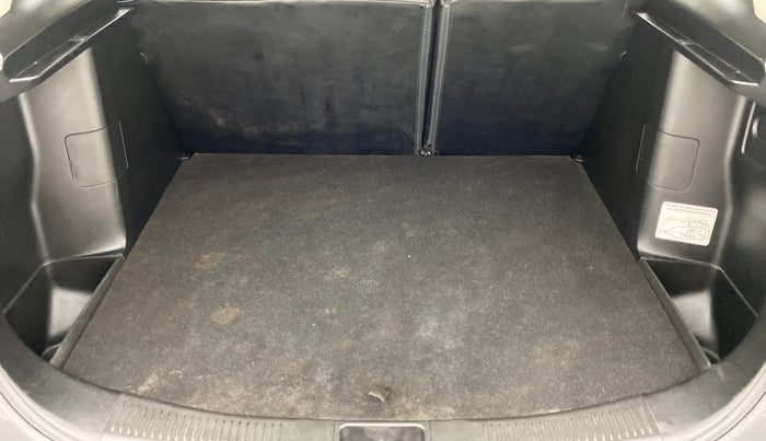 2017 Maruti S Cross SIGMA 1.3, Diesel, Manual, 49,703 km, Boot Inside