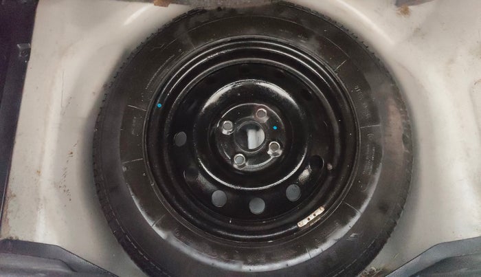2013 Maruti Swift VXI, Petrol, Manual, 63,711 km, Spare Tyre