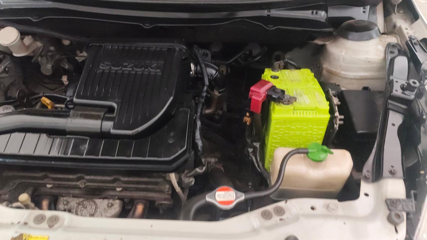 2013 Maruti Swift VXI, Petrol, Manual, 63,711 km, Engine View - Left