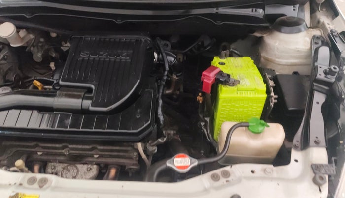 2013 Maruti Swift VXI, Petrol, Manual, 63,711 km, Engine View - Left