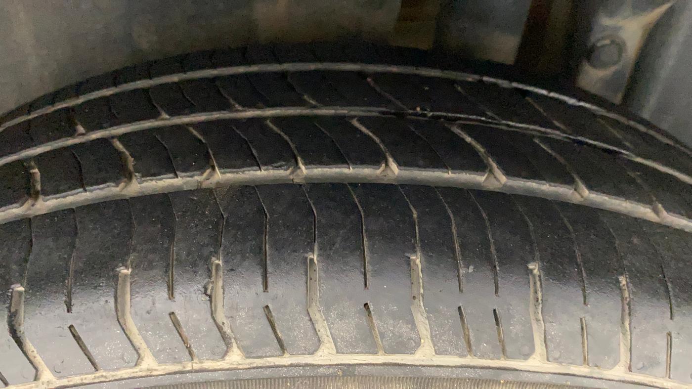 2013 Maruti Swift VDI, Diesel, Manual, 96,540 km, Left Rear Tyre Tread