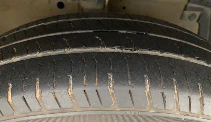 2013 Maruti Swift VDI, Diesel, Manual, 96,540 km, Right Front Tyre Tread