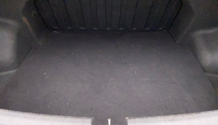 2018 Hyundai Xcent SX 1.2, Petrol, Manual, 49,352 km, Boot Inside
