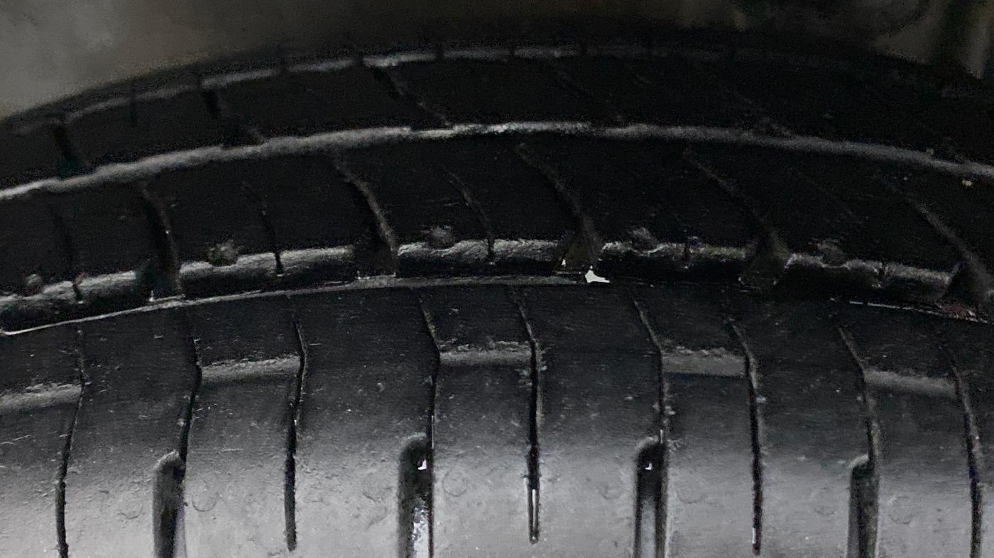2018 Maruti Alto 800 LXI CNG, CNG, Manual, 30,648 km, Left Front Tyre Tread
