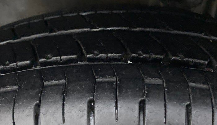 2018 Maruti Alto 800 LXI CNG, CNG, Manual, 30,648 km, Left Front Tyre Tread