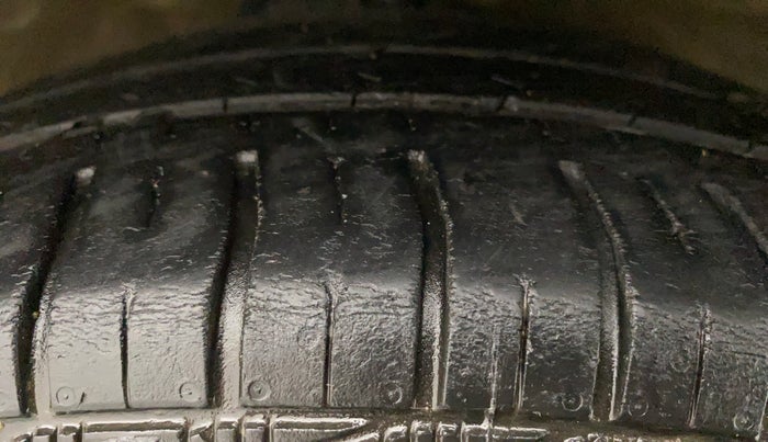 2020 Maruti Celerio VXI (O) CNG, CNG, Manual, 40,653 km, Right Front Tyre Tread