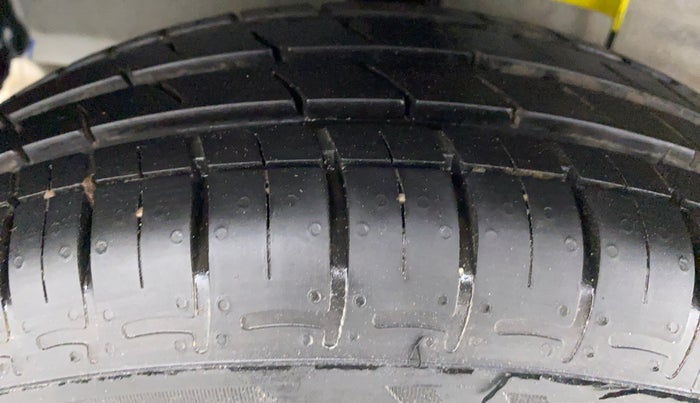 2022 Hyundai AURA S 1.2 CNG, CNG, Manual, 1,683 km, Right Rear Tyre Tread