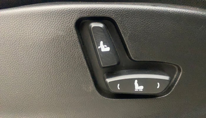 2019 MG HECTOR SHARP 1.5 DCT PETROL, Petrol, Automatic, 30,868 km, Driver Side Adjustment Panel