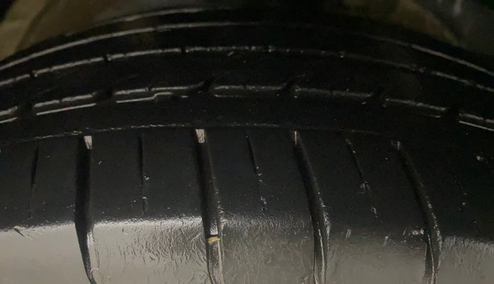 2019 MG HECTOR SHARP 1.5 DCT PETROL, Petrol, Automatic, 30,868 km, Right Front Tyre Tread