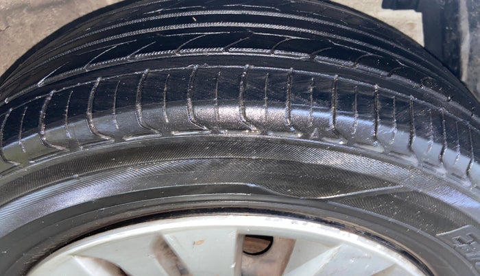 2015 Maruti Ertiga VDI, Diesel, Manual, 93,157 km, Right Front Tyre Tread