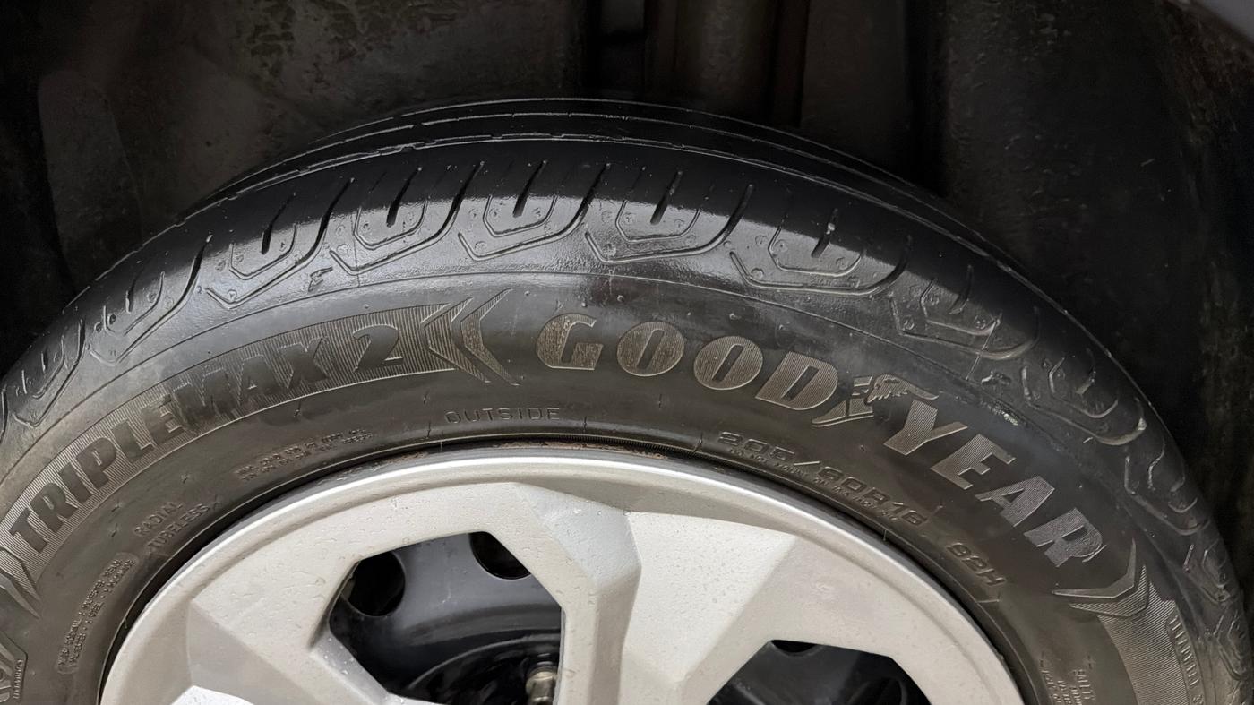 2022 Volkswagen TAIGUN COMFORTLINE 1.0 TSI MT, Petrol, Manual, 56,582 km, Left Rear Tyre Tread
