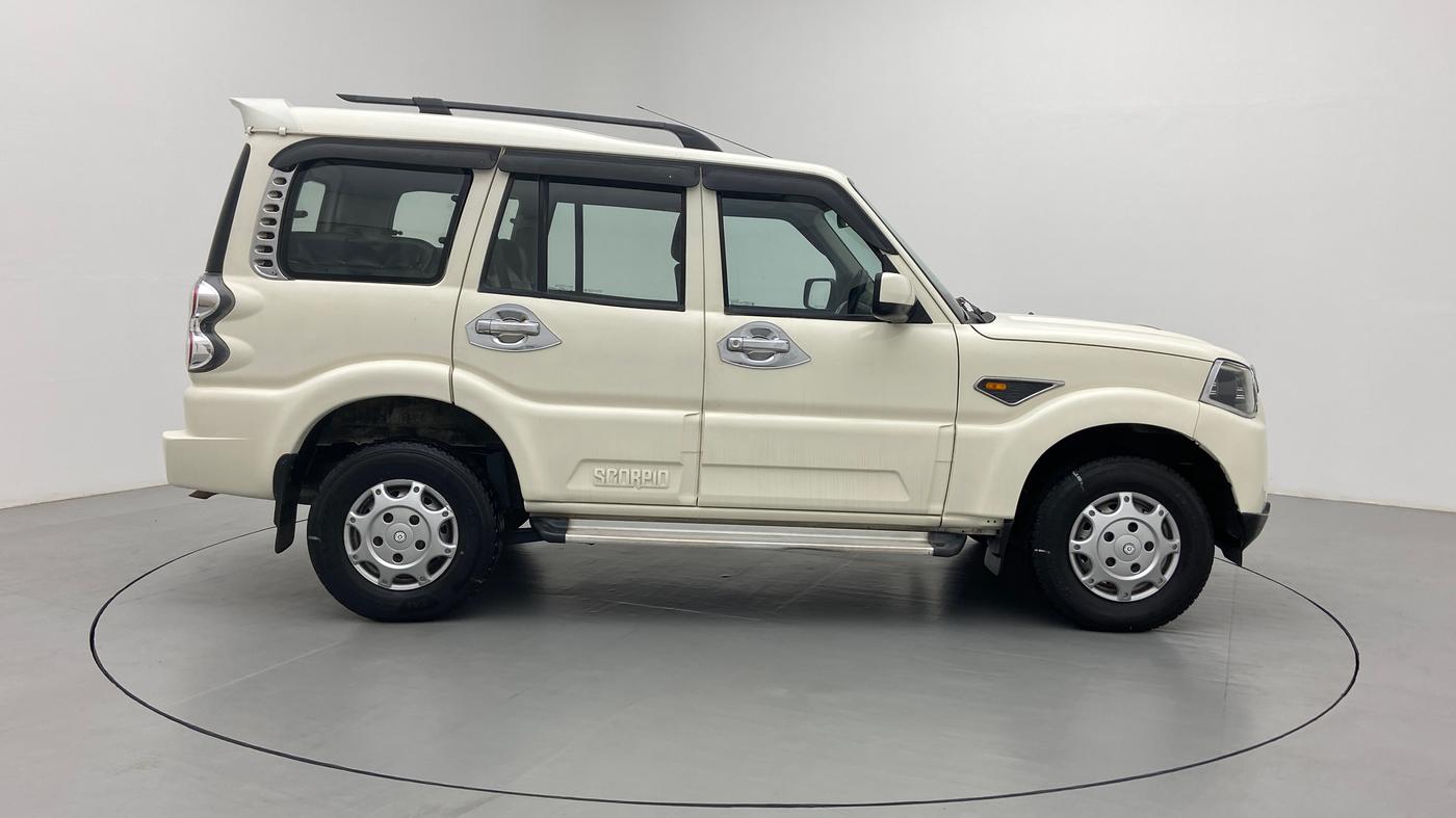 2016 Mahindra Scorpio S2, Diesel, Manual, 1,44,204 km, Right Side View
