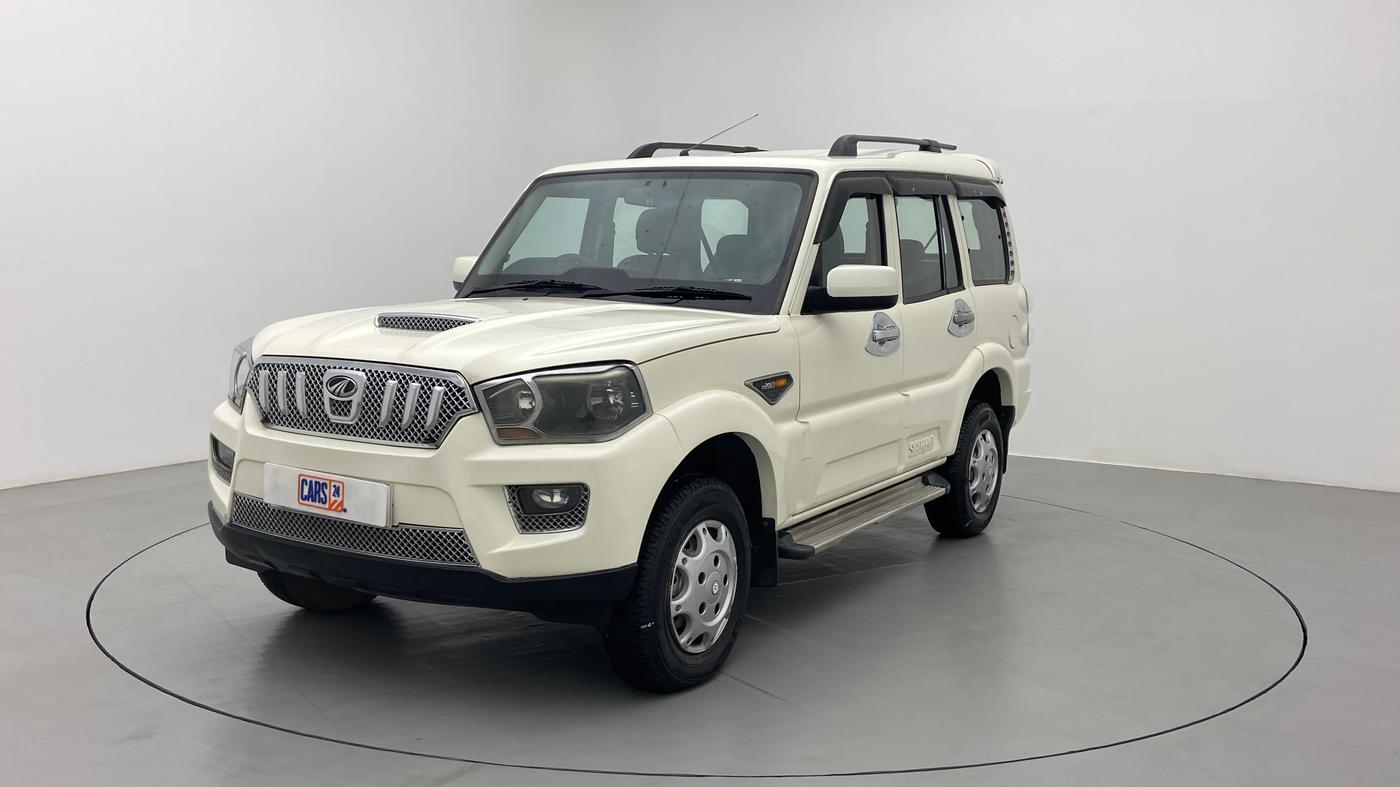 2016 Mahindra Scorpio S2, Diesel, Manual, 1,44,204 km, Left Front Diagonal
