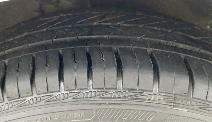 2018 Hyundai Grand i10 SPORTZ 1.2 KAPPA VTVT, CNG, Manual, 58,033 km, Right Front Tyre Tread