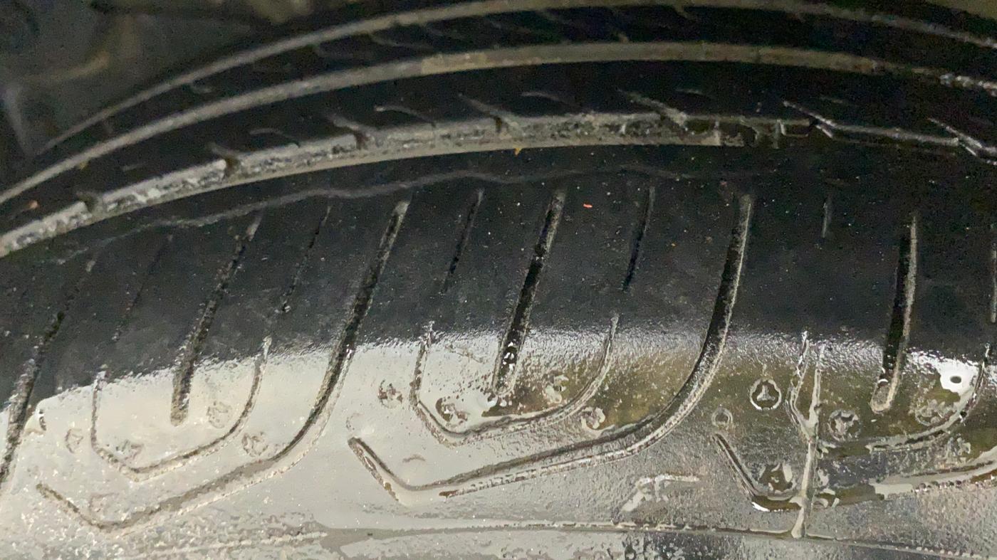 2017 Honda Jazz 1.2L I-VTEC V AT, Petrol, Automatic, 57,944 km, Left Front Tyre Tread
