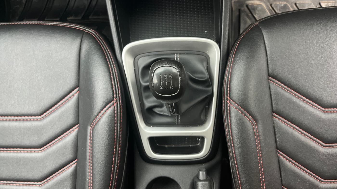 2021 Hyundai VENUE S+ 1.2, Petrol, Manual, 43,707 km, Gear Lever