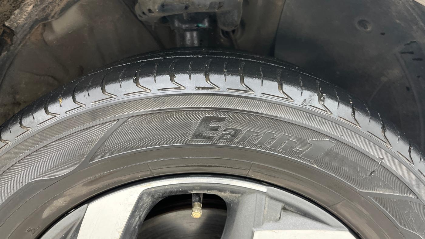 2021 Hyundai VENUE S+ 1.2, Petrol, Manual, 43,707 km, Right Front Tyre Tread