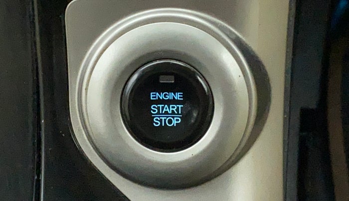 2018 Mahindra XUV500 W7, Diesel, Manual, 74,339 km, Keyless Start/ Stop Button