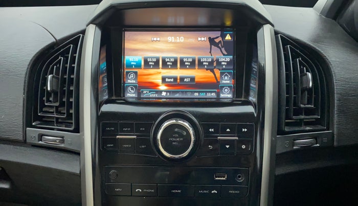 2018 Mahindra XUV500 W7, Diesel, Manual, 74,339 km, Infotainment System